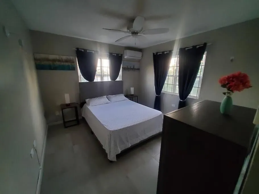 Modern Apartment At The Worthington Kingston 0*,